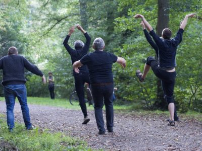 Maenner-fliegen-endf-scaled